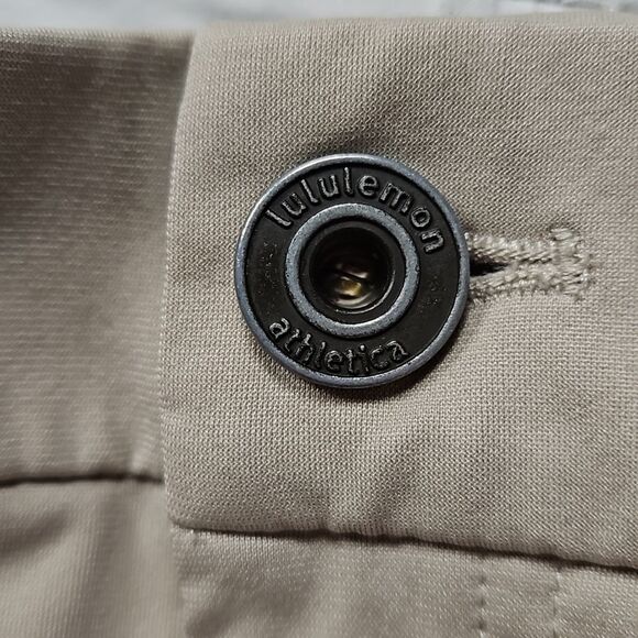 Lululemon Club Shorts size 6 - Picture 6 of 8